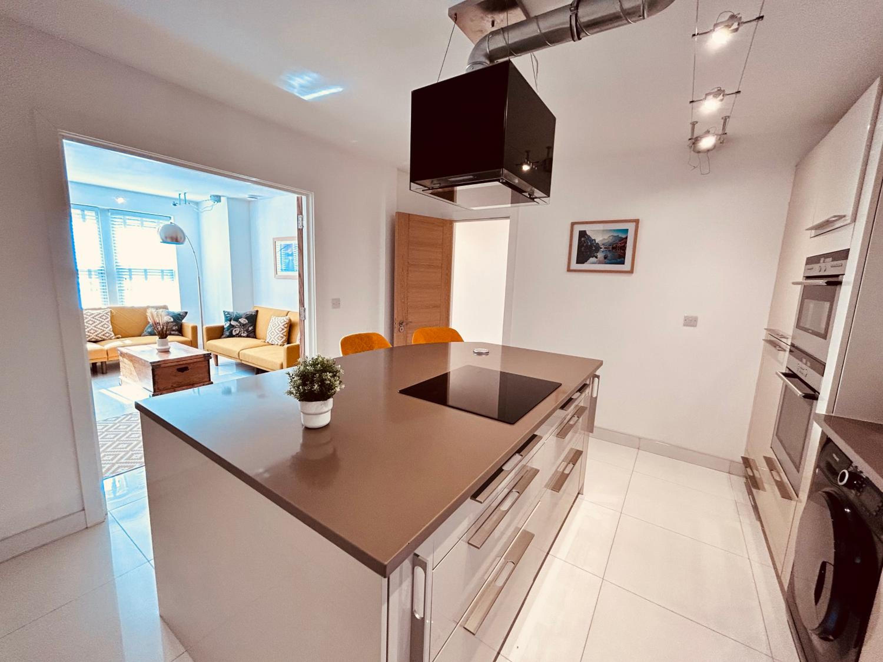 Stunning Spacious B.Apt. Slps.4