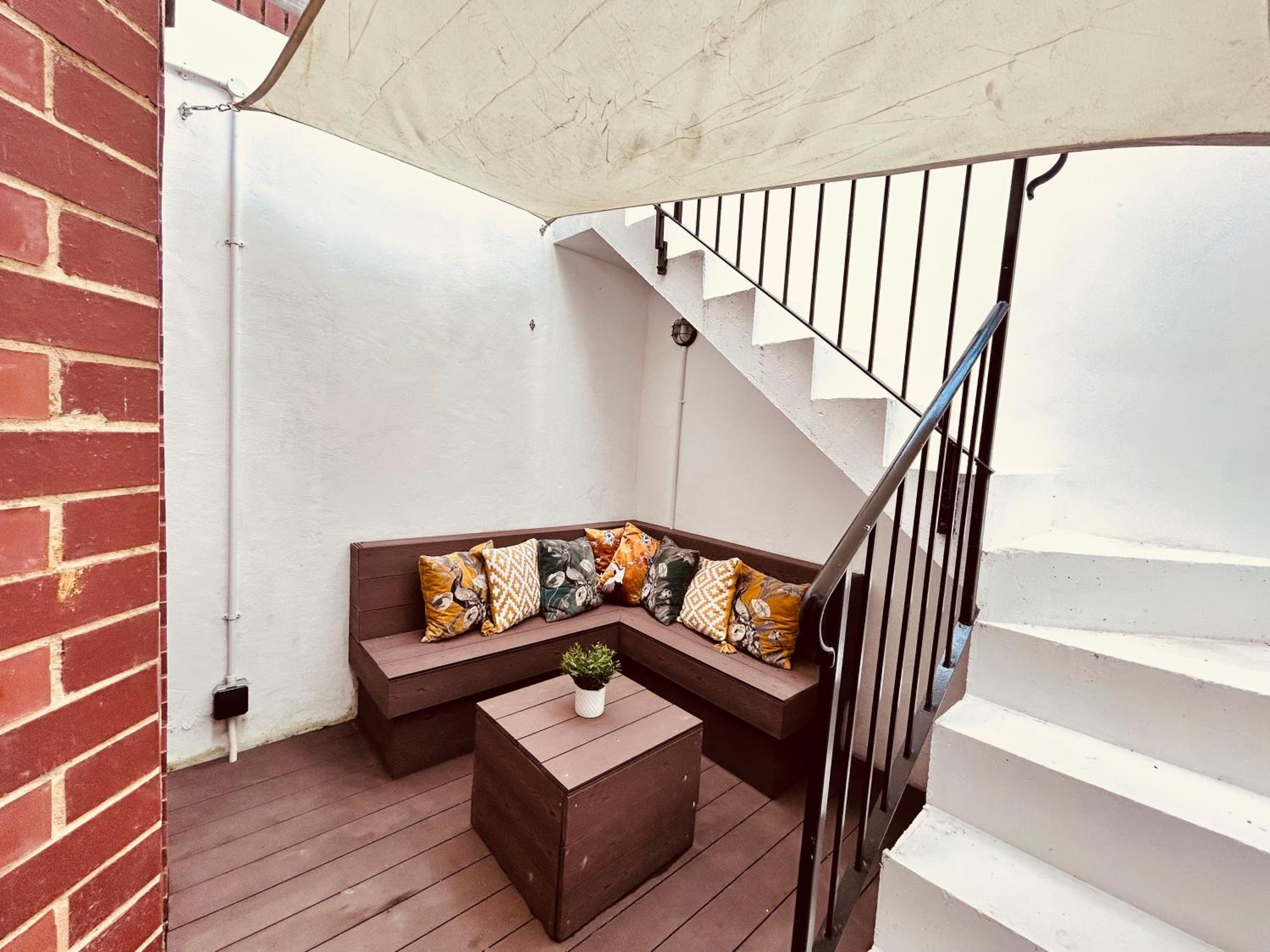 Stunning Spacious B.Apt. Slps.4