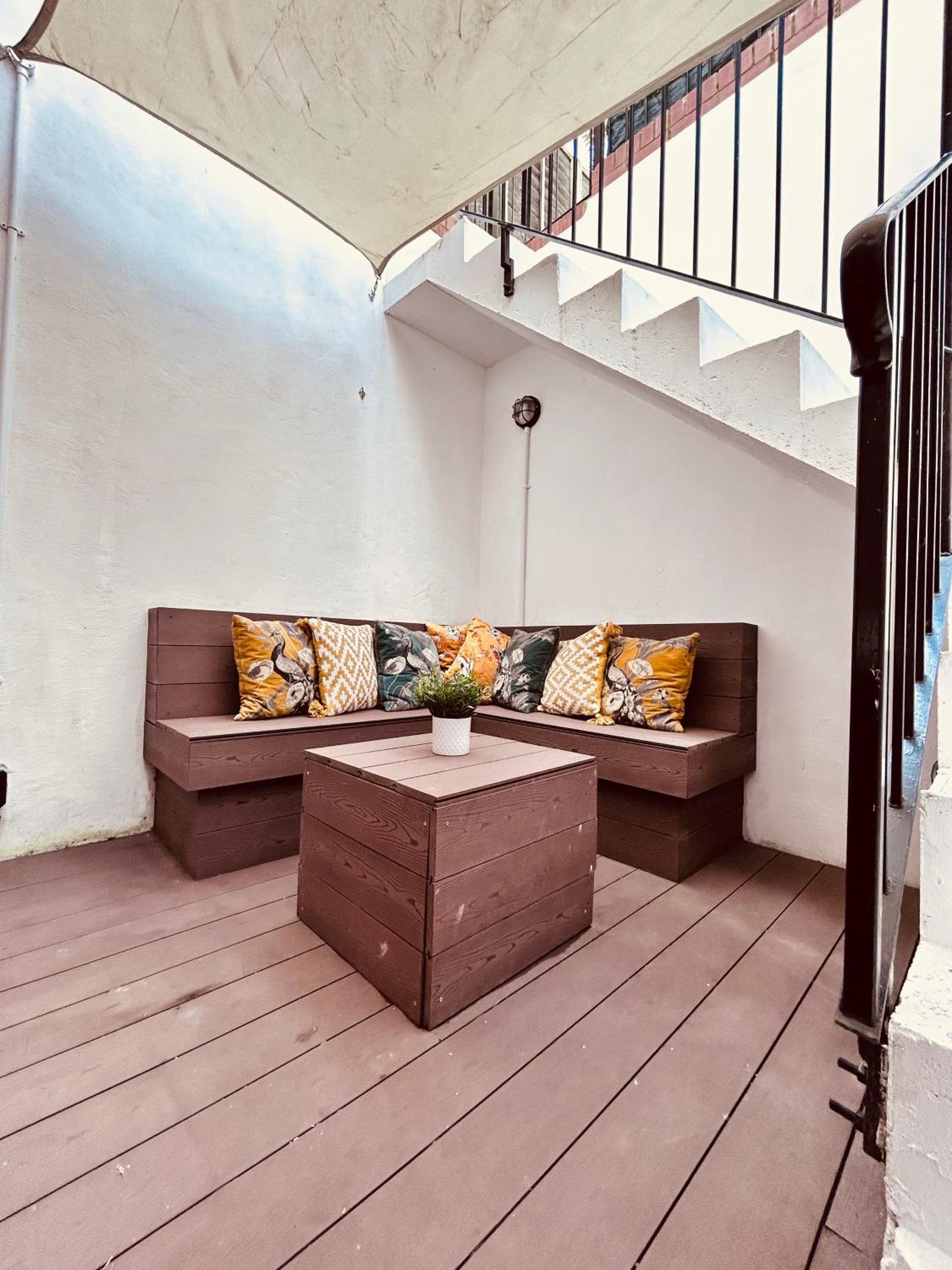 Stunning Spacious B.Apt. Slps.4