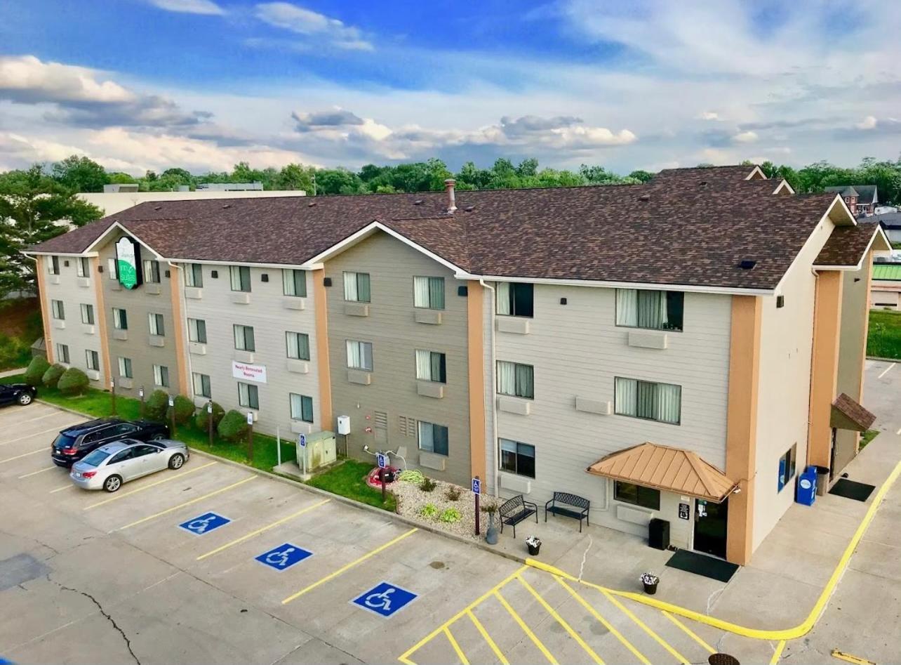 Quincy Vacations - The Quincy Inn  Suites - Property Image 1