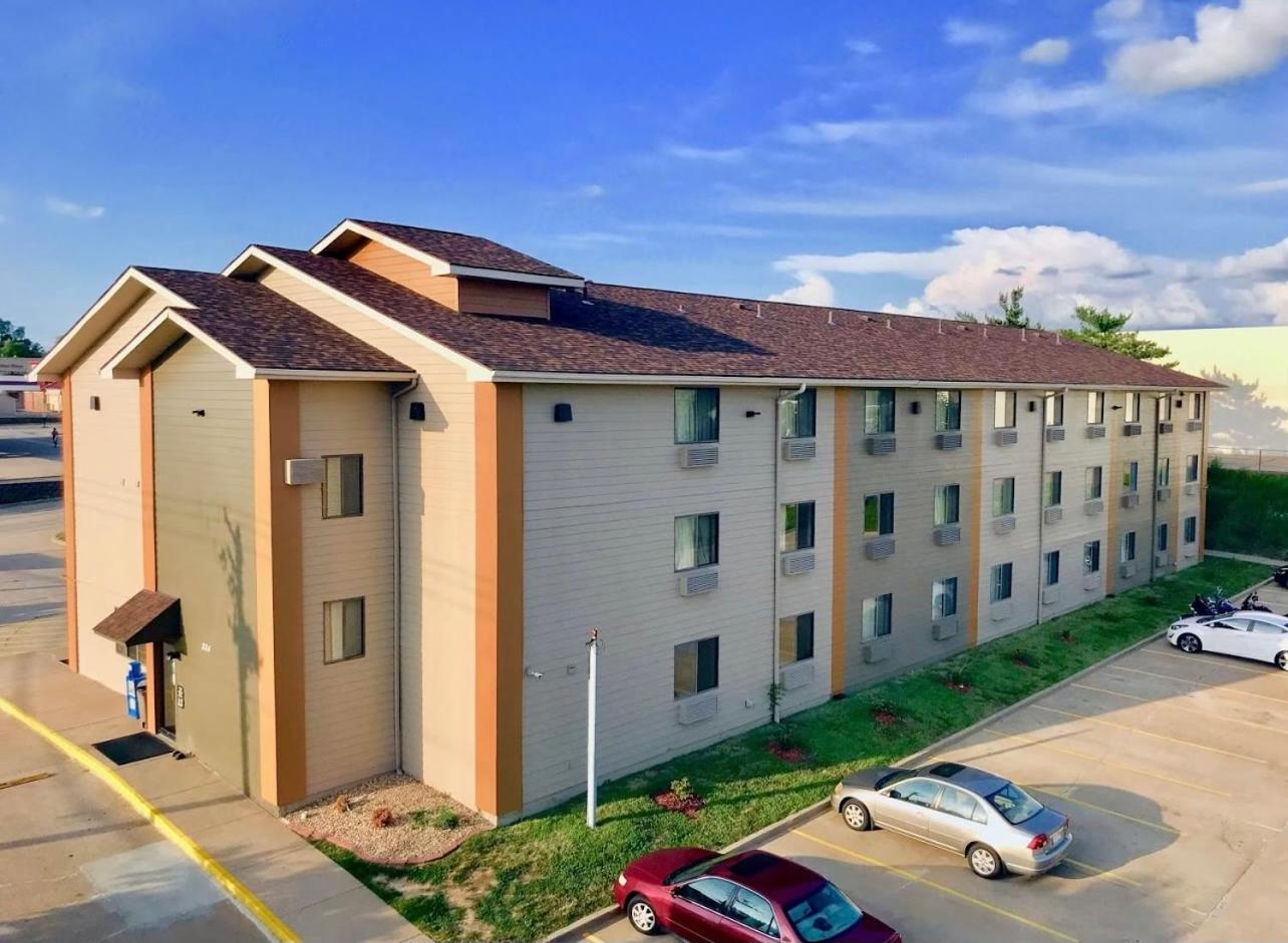 Quincy Vacations - The Quincy Inn  Suites - Property Image 8