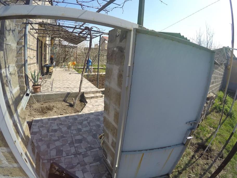 B27: Studio+BDR w/big Garden away from city heat!