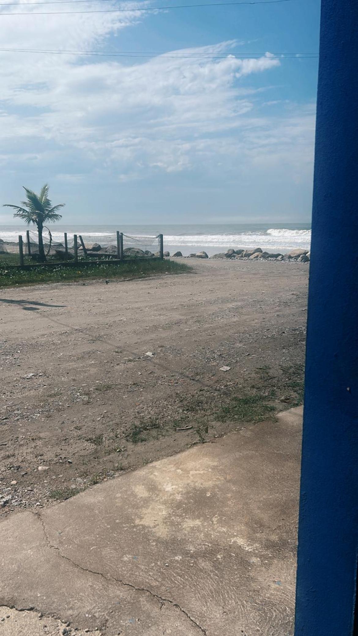 PÉ NA AREIA Apto Manfron