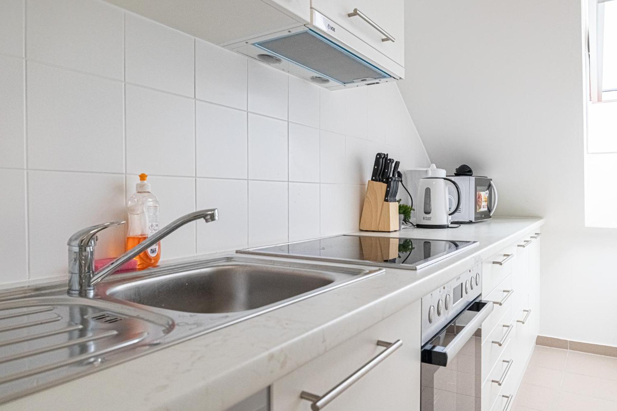 Airy Attic Apt.: Stylish Studio at Penzing Area