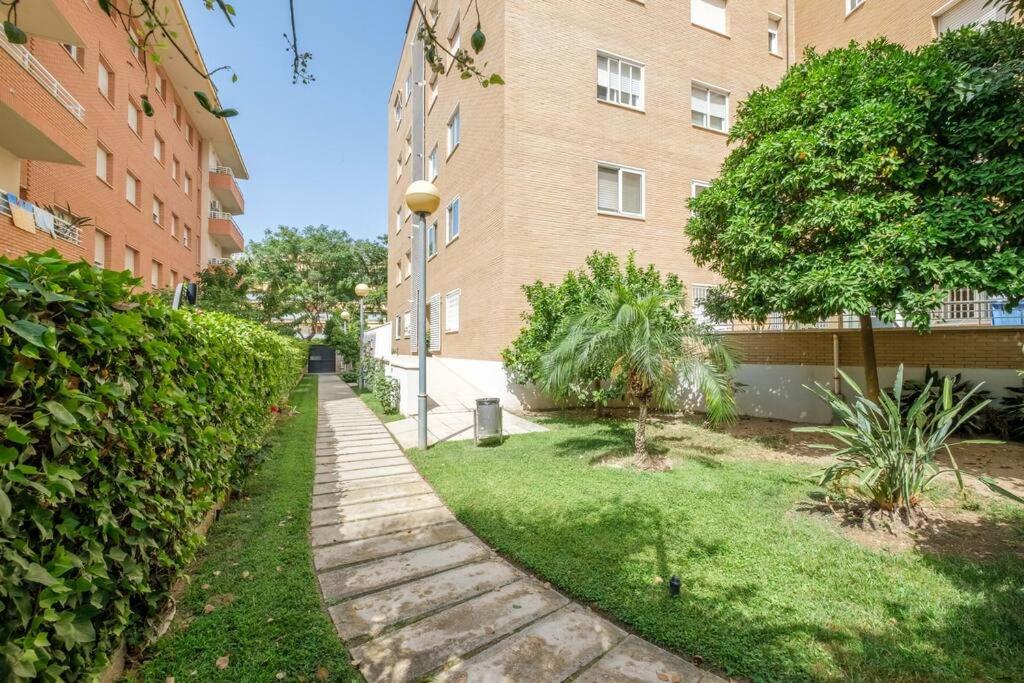 Apartamento en complejo residencial, con piscina.