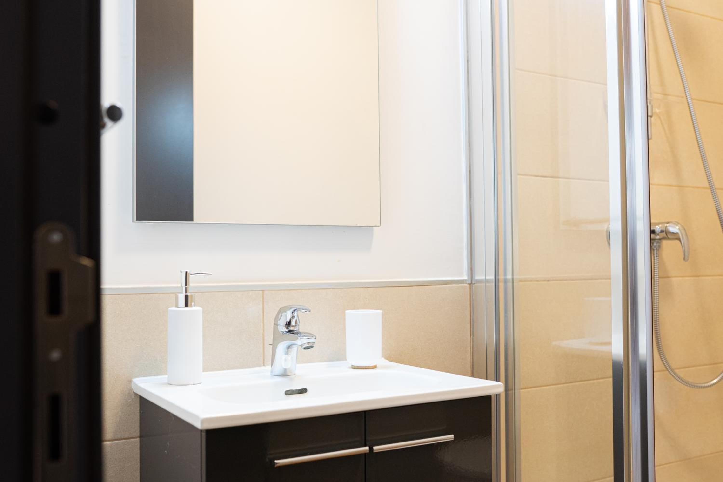 Private Room with Ensuite - Three Cities House view 2