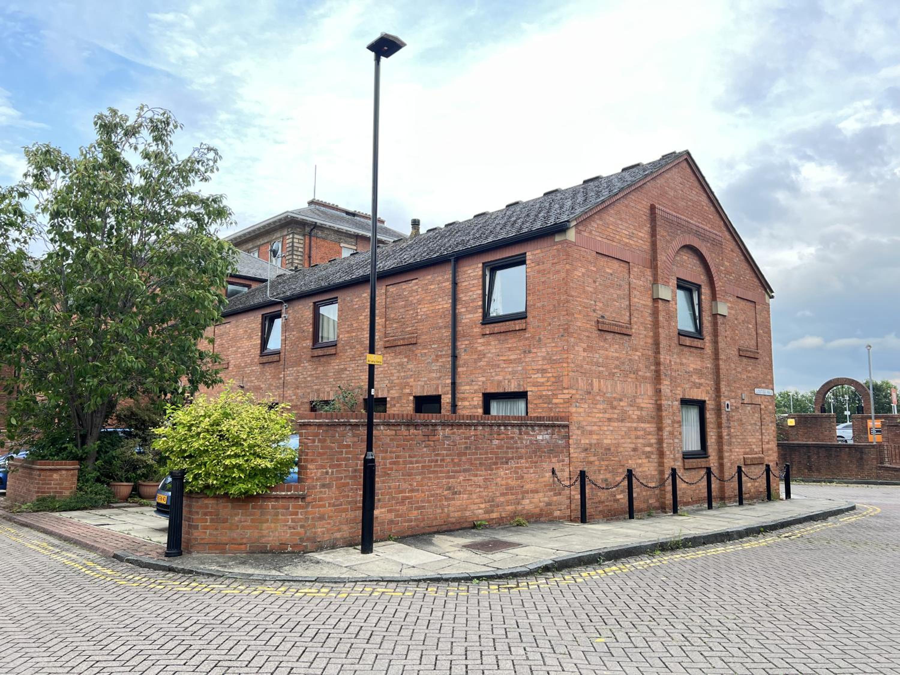 Modern 2 bed townhouse just outside City Walls with free private parking view 3