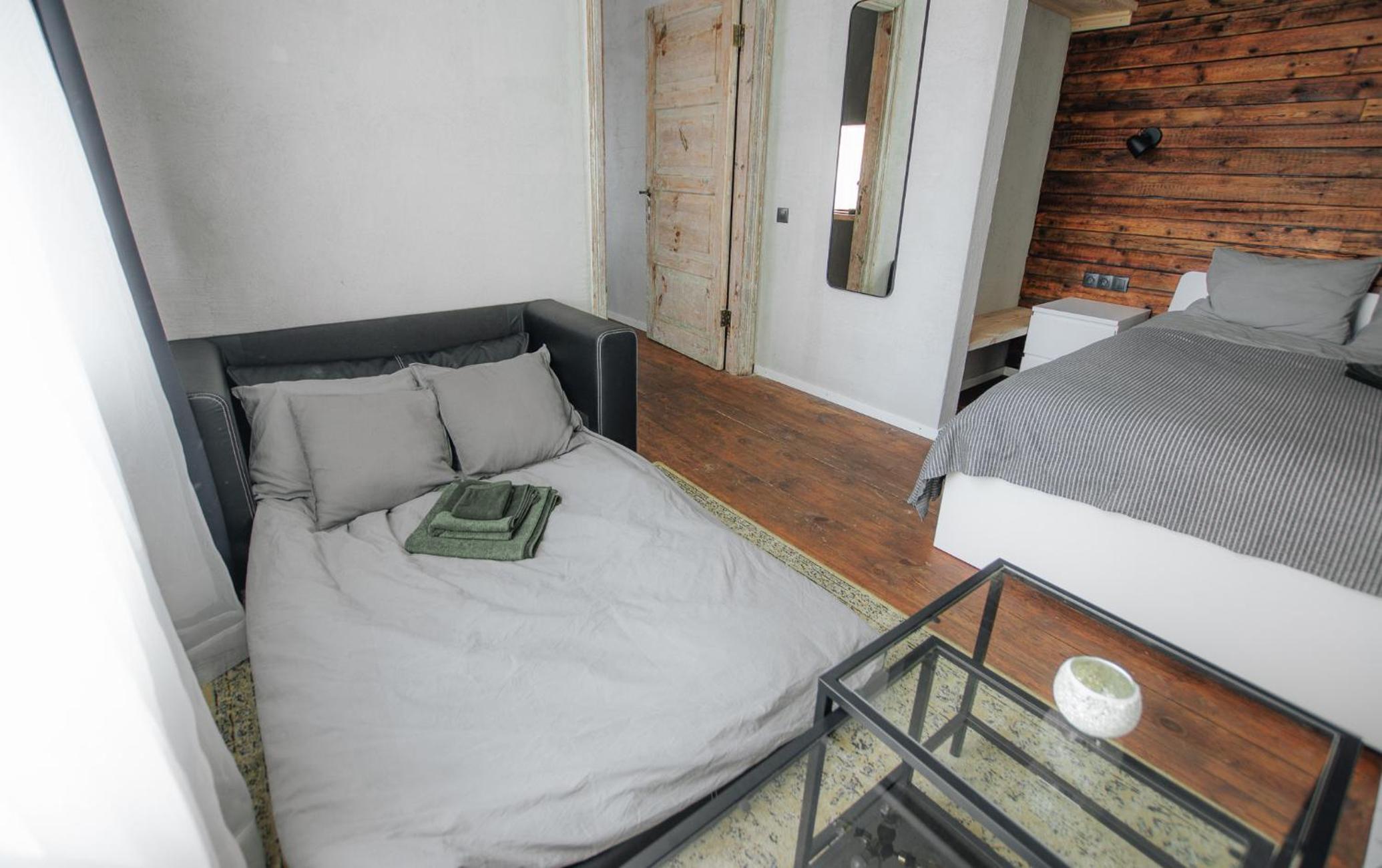 "Quiet Center" apartment, close to train station view 5