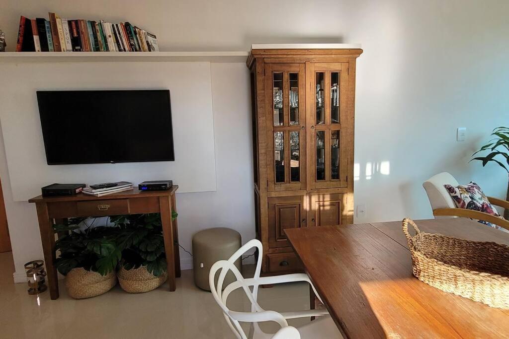 Apartamento uma quadra do mar, melhor localização