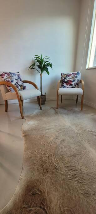 Apartamento uma quadra do mar, melhor localização