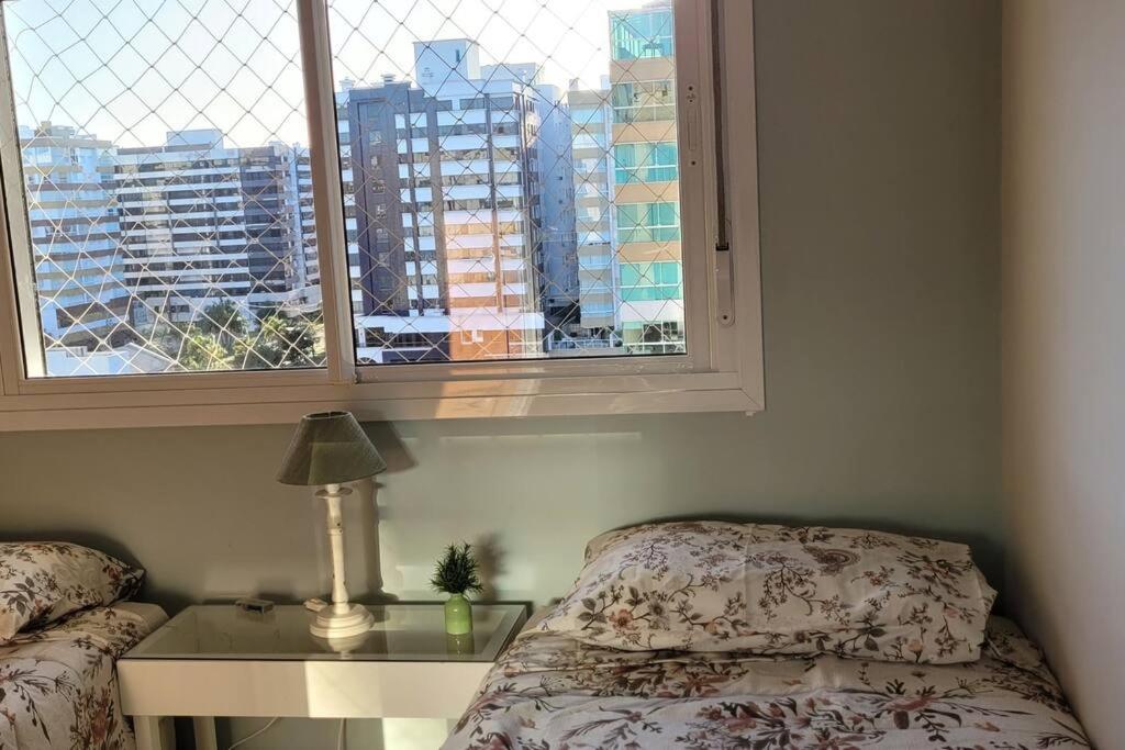 Apartamento uma quadra do mar, melhor localização