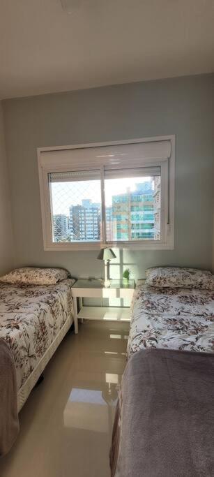 Apartamento uma quadra do mar, melhor localização