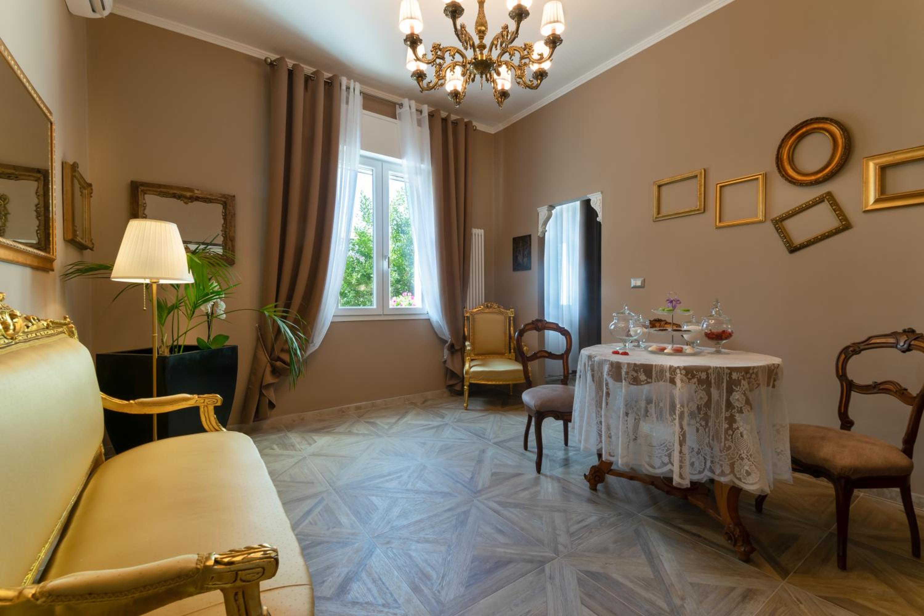lounge