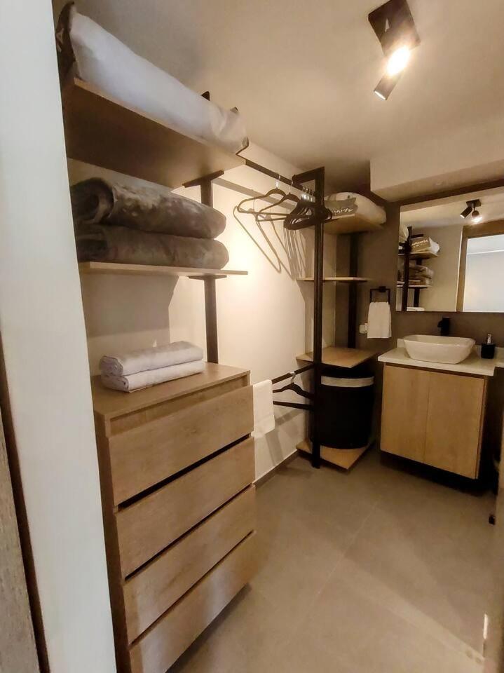 Hermoso y moderno apartaestudio en el norte de la ciudad, la Flora - 602