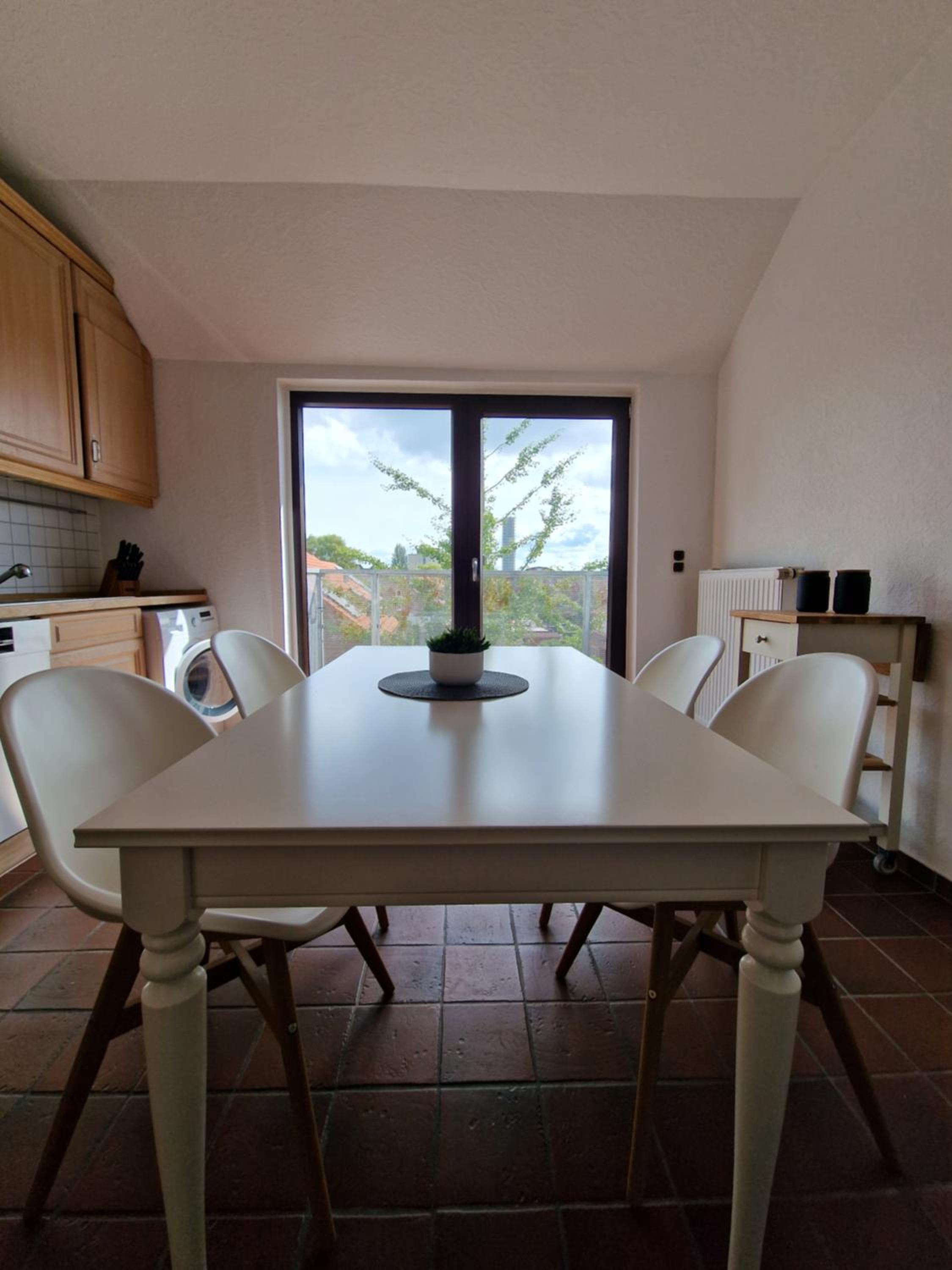 98qm Wohnung im Villenviertel - Voll ausgestattet mit Balkon und Kamin - WLAN gratis view 4