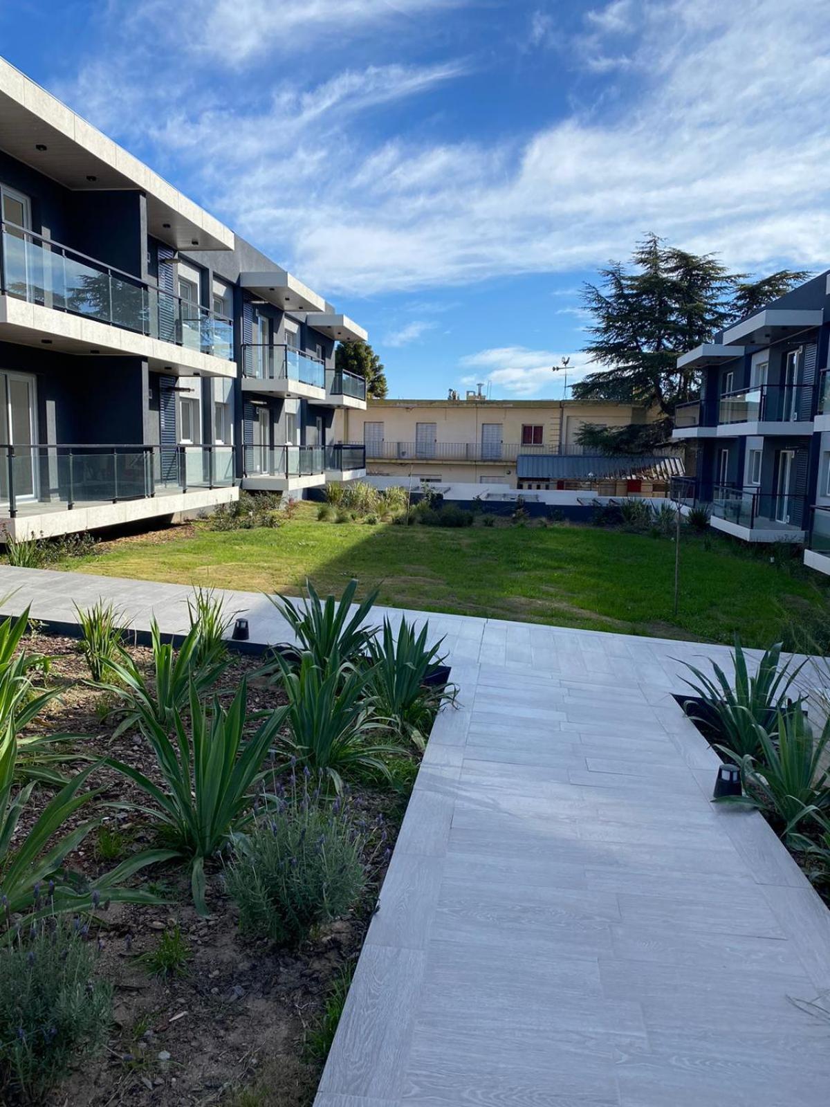 Condominio Lhirondelle II