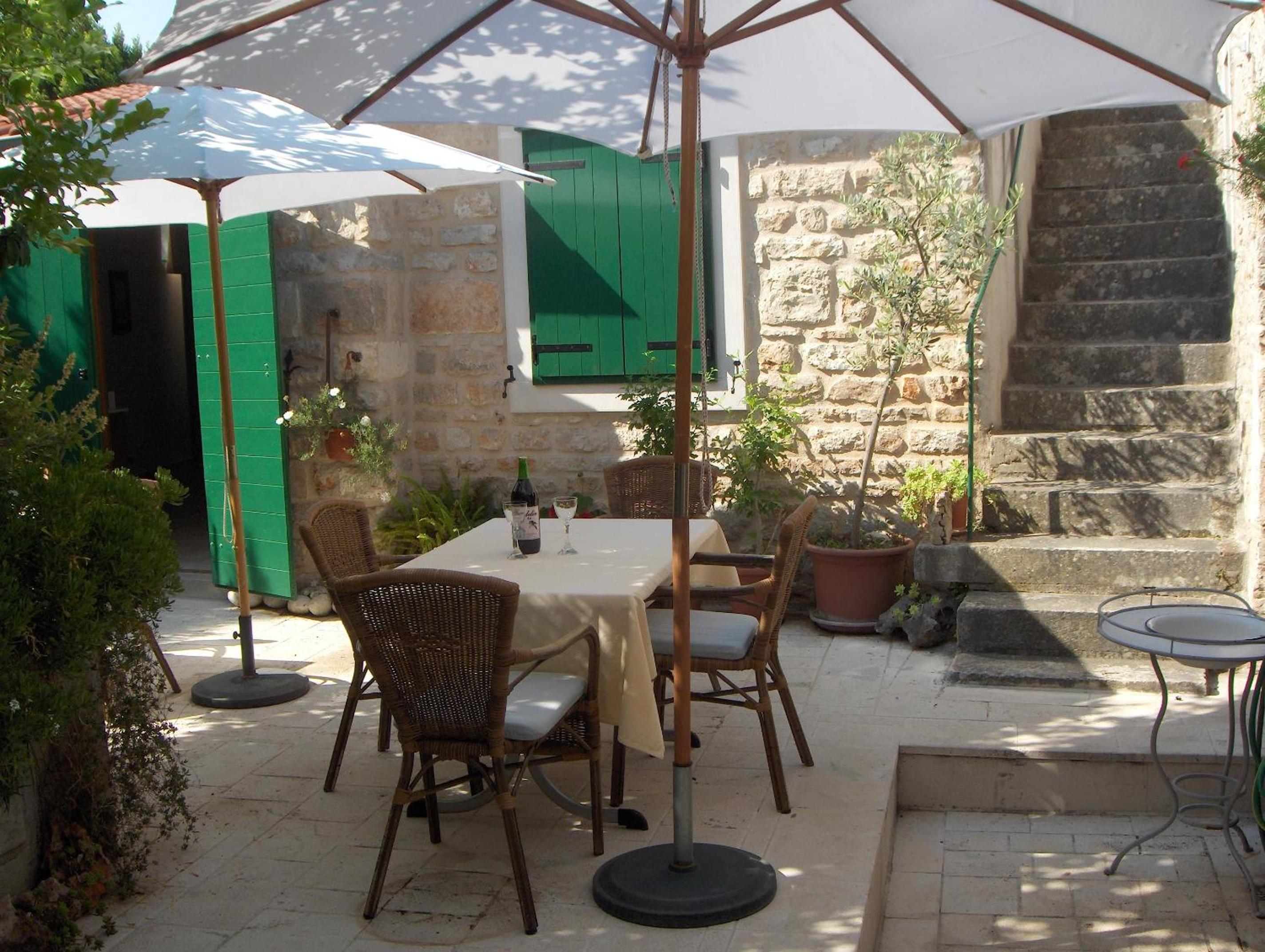 Guest House Lucijo