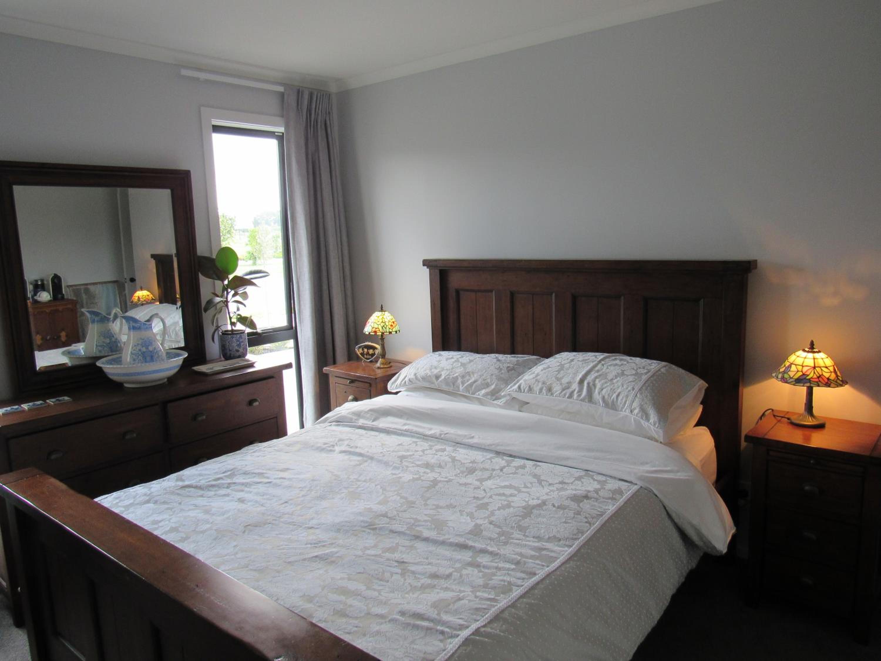 Llun y Mynydd B&B Nelson view 2