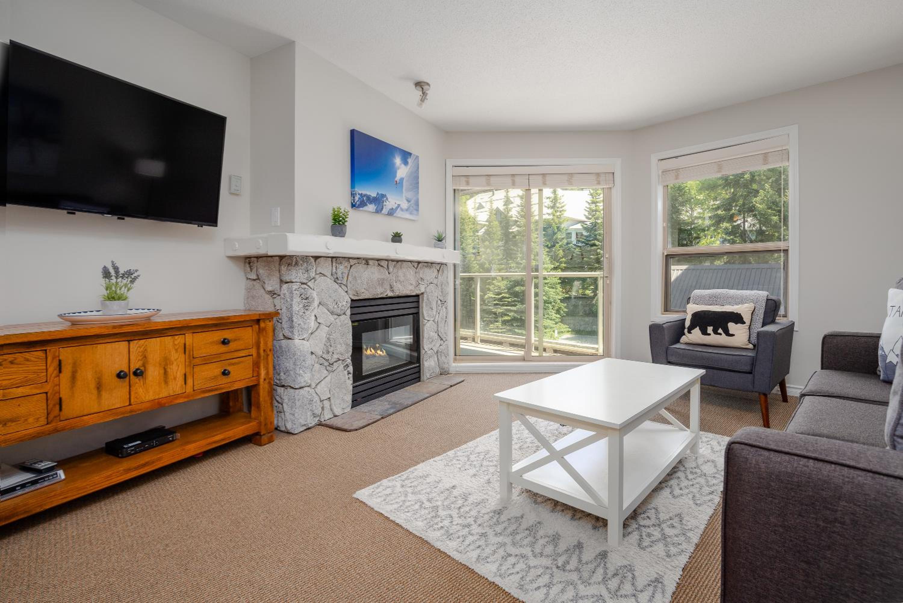 1BR in The Aspens, King Bed, True Ski In, Ski Out, Hot Tubs and Pool, Ski Valet, Private Balcony