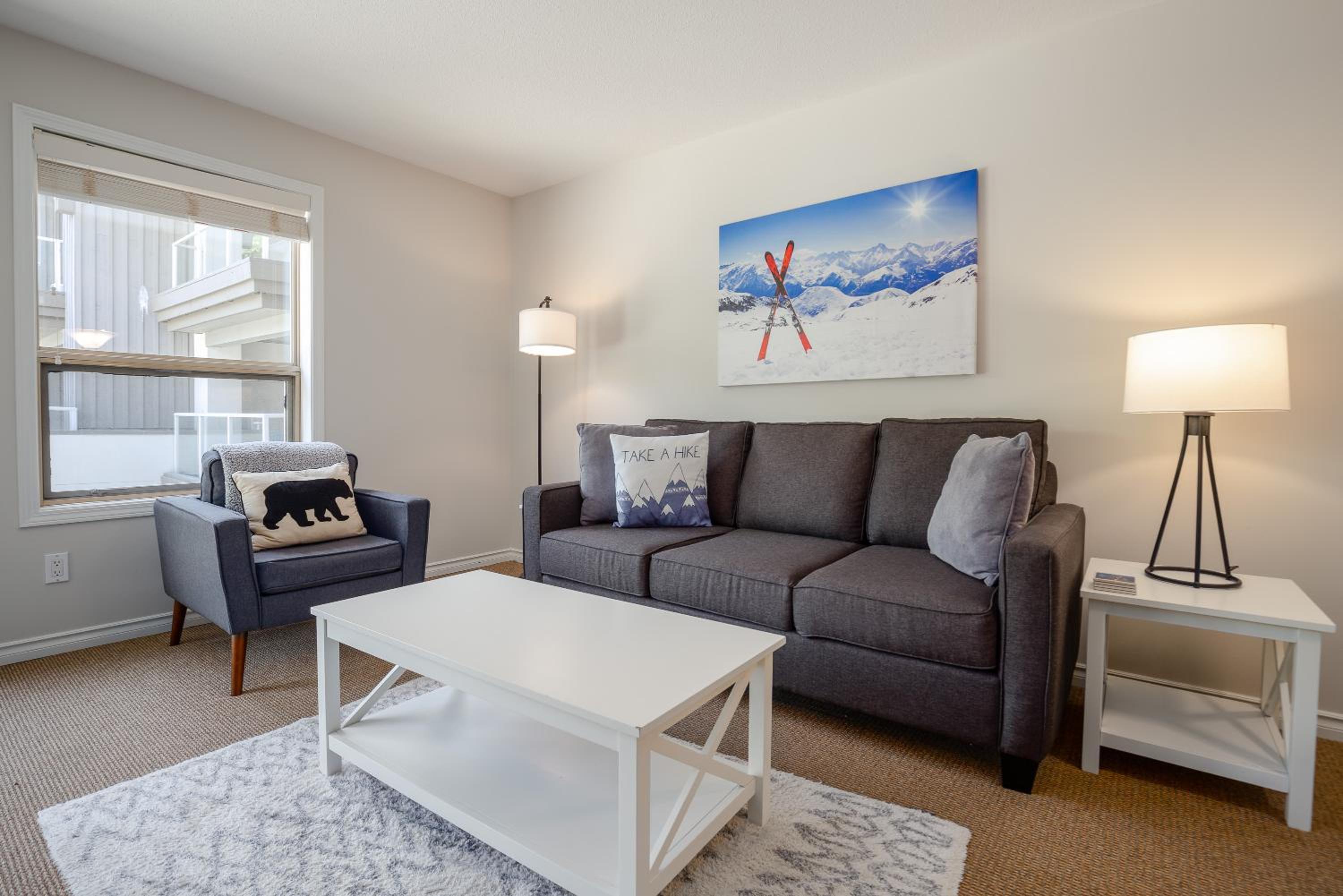 1BR in The Aspens, King Bed, True Ski In, Ski Out, Hot Tubs and Pool, Ski Valet, Private Balcony