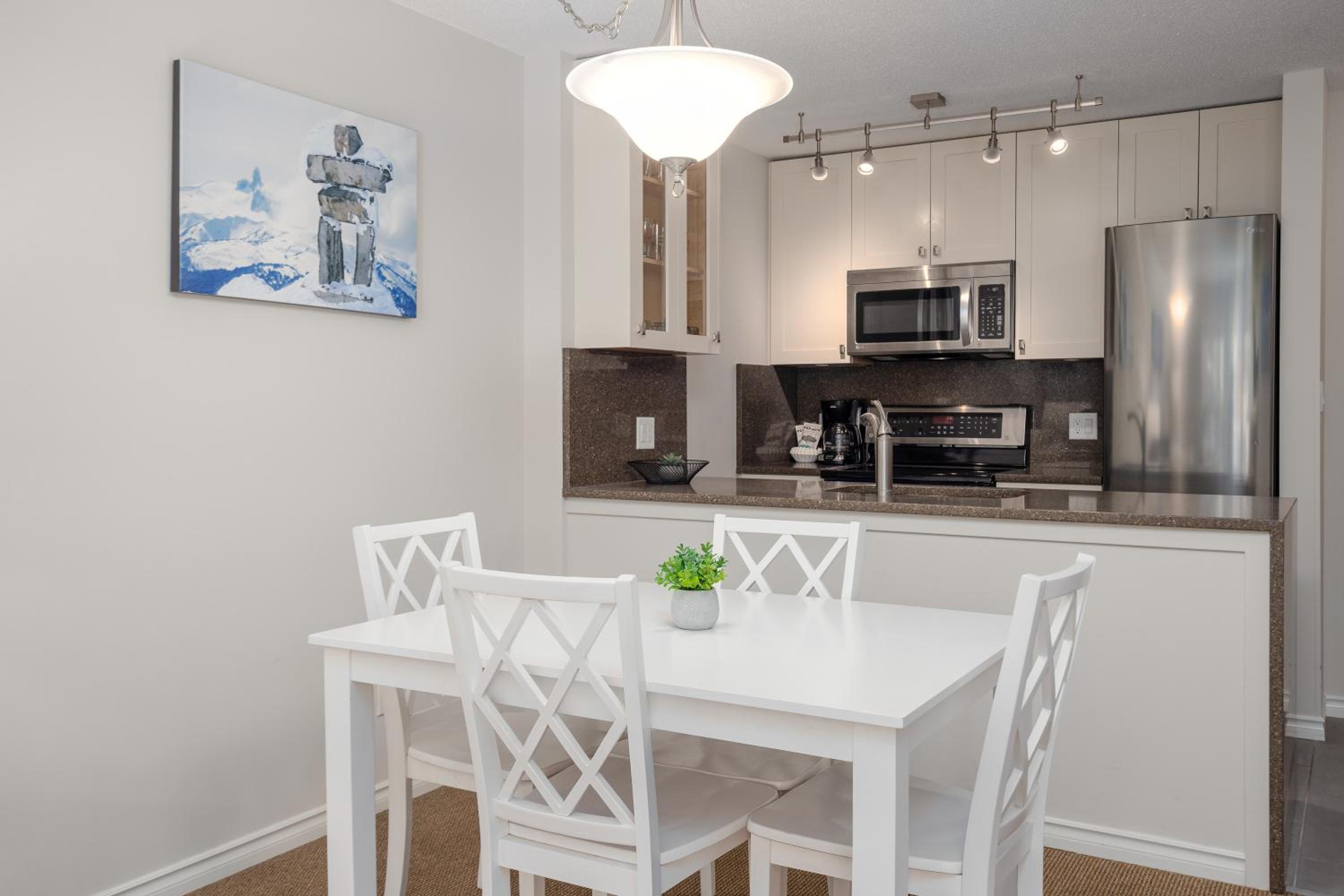 1BR in The Aspens, King Bed, True Ski In, Ski Out, Hot Tubs and Pool, Ski Valet, Private Balcony