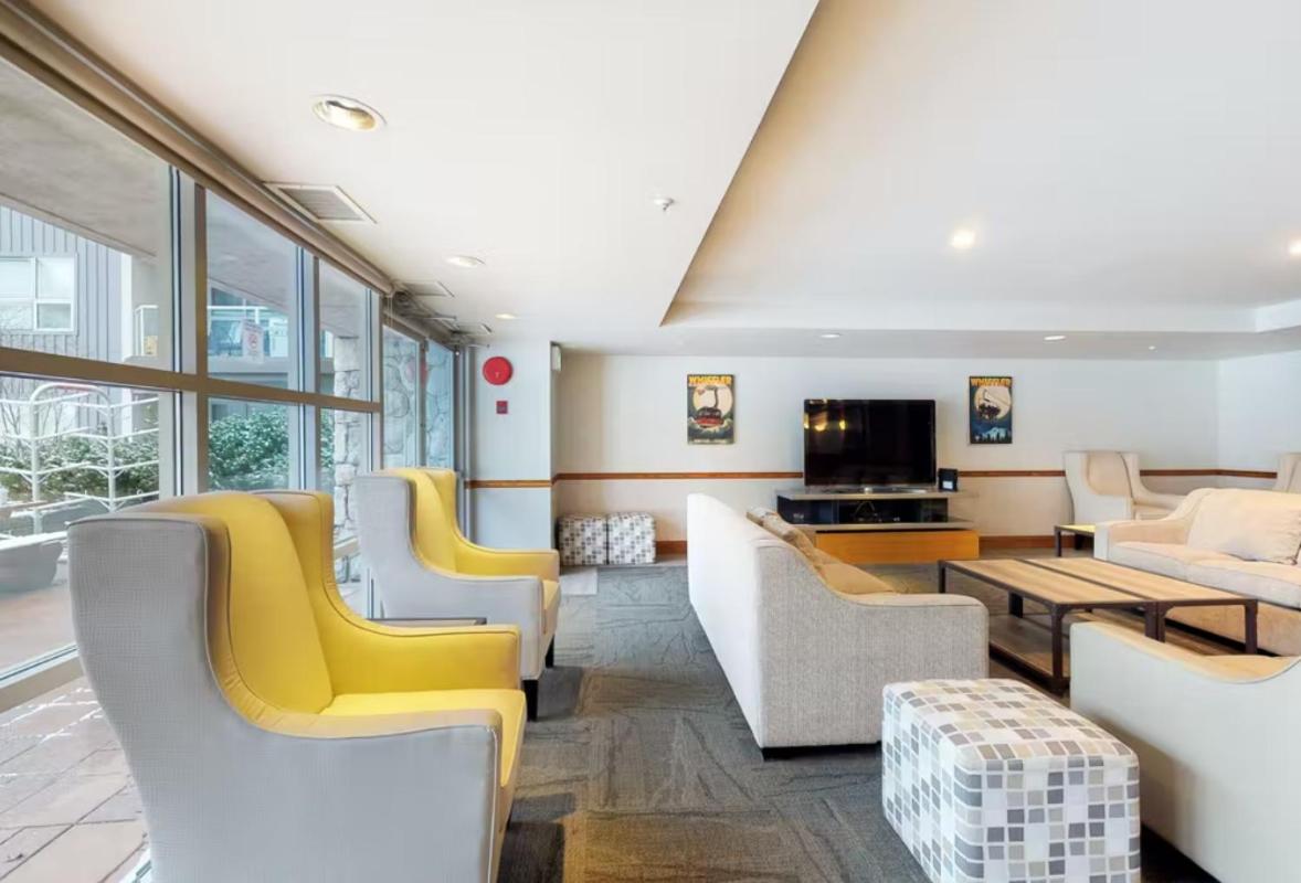 1BR in The Aspens, King Bed, True Ski In, Ski Out, Hot Tubs and Pool, Ski Valet, Private Balcony