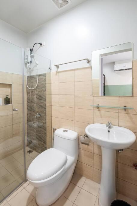 St. Marvin Studio Makati M308 view 3