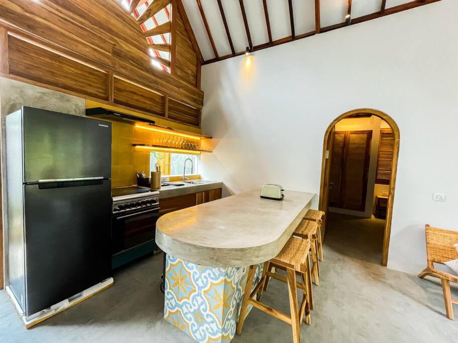 Villa MALI - Easy Getaway for 4 - Kuta Central