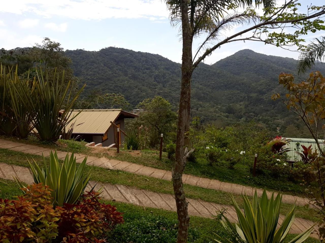 Chalé Pakere Montebello Lumiar - lareira, wi-fi, sauna, piscina - vista incrível - locação do chalé sem prestação de serviços