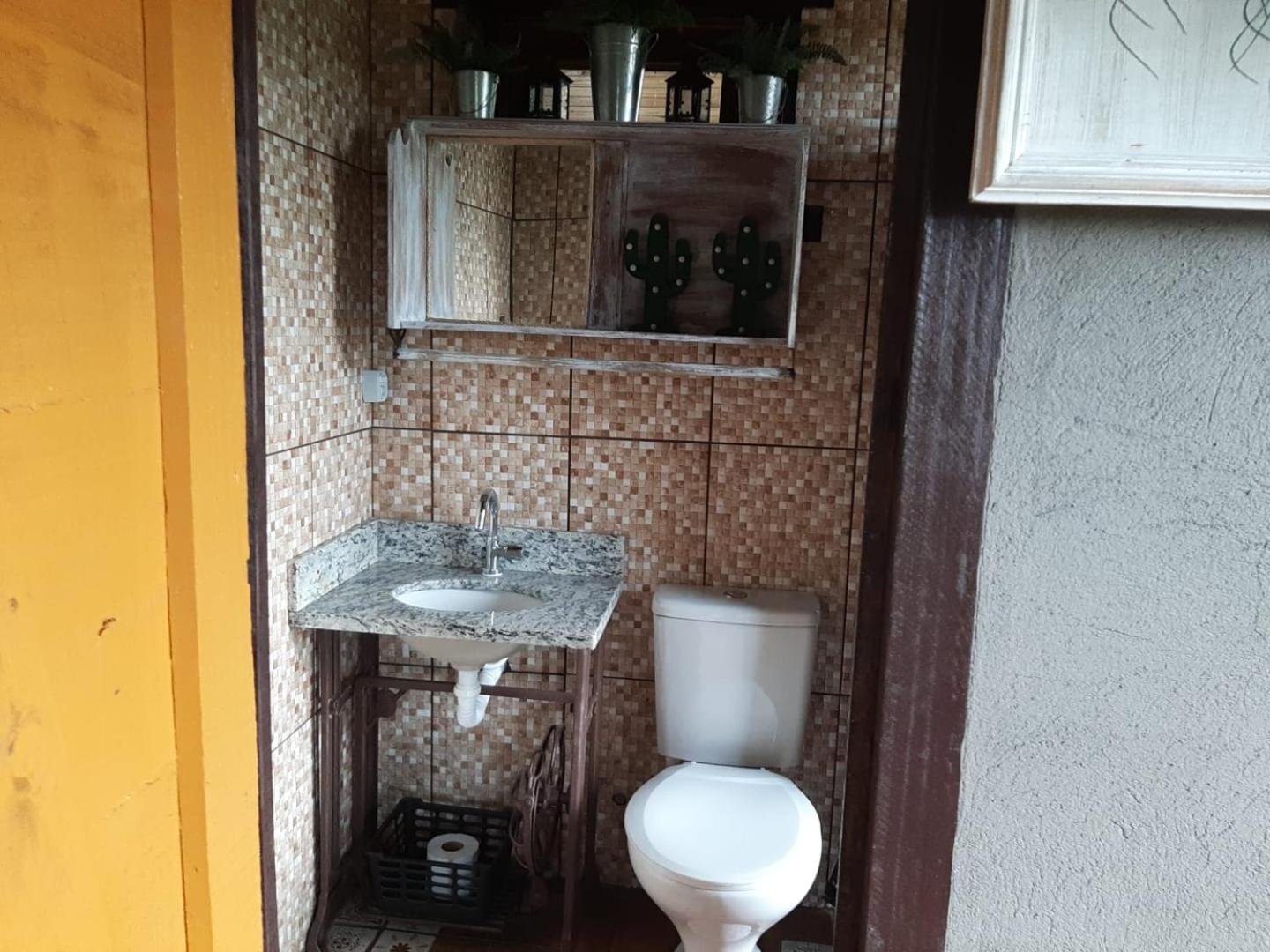 Chalé Pakere Montebello Lumiar - lareira, wi-fi, sauna, piscina - vista incrível - locação do chalé sem prestação de serviços