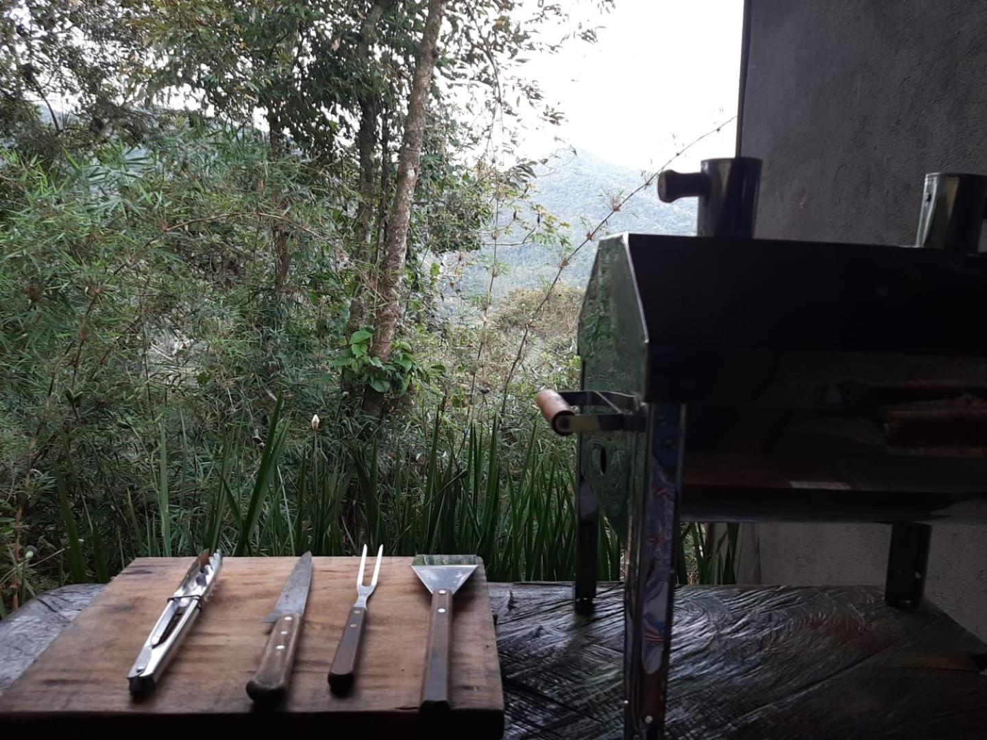 Chalé Pakere Montebello Lumiar - lareira, wi-fi, sauna, piscina - vista incrível - locação do chalé sem prestação de serviços