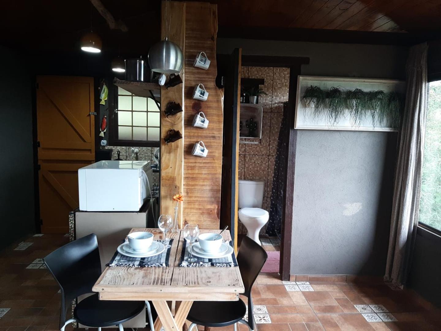 Chalé Pakere Montebello Lumiar - lareira, wi-fi, sauna, piscina - vista incrível - locação do chalé sem prestação de serviços