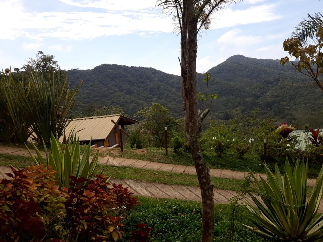 Chalé Pakere Montebello Lumiar - lareira, wi-fi, sauna, piscina - vista incrível - locação do chalé sem prestação de serviços