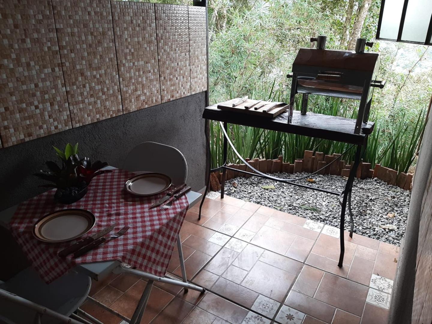 Chalé Pakere Montebello Lumiar - lareira, wi-fi, sauna, piscina - vista incrível - locação do chalé sem prestação de serviços