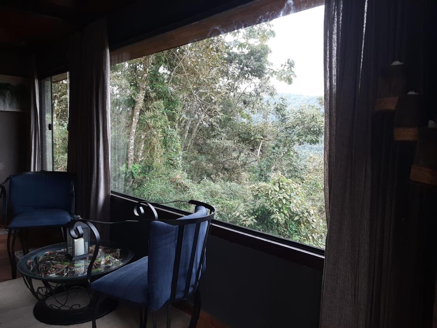Chalé Pakere Montebello Lumiar - lareira, wi-fi, sauna, piscina - vista incrível - locação do chalé sem prestação de serviços