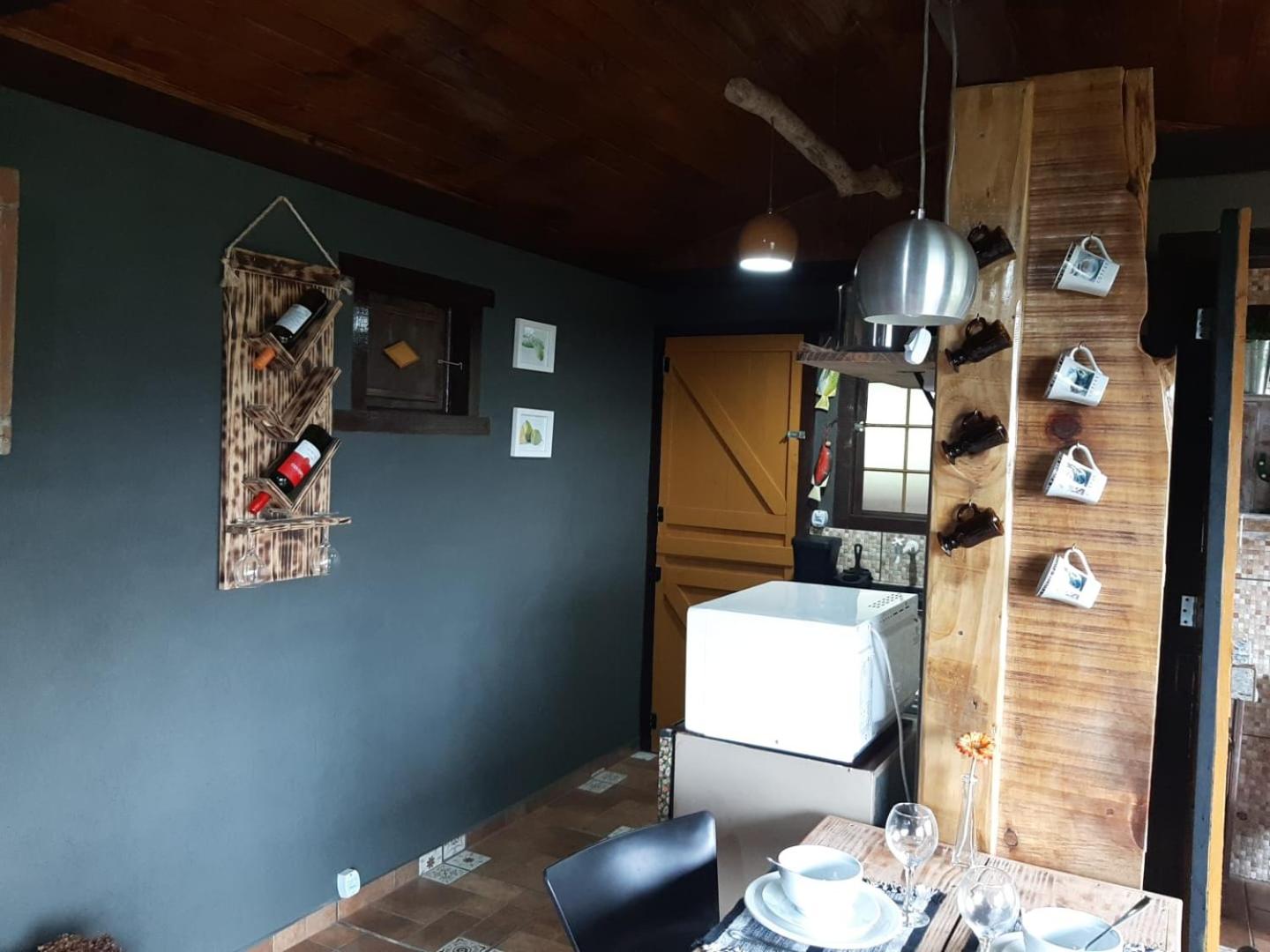 Chalé Pakere Montebello Lumiar - lareira, wi-fi, sauna, piscina - vista incrível - locação do chalé sem prestação de serviços