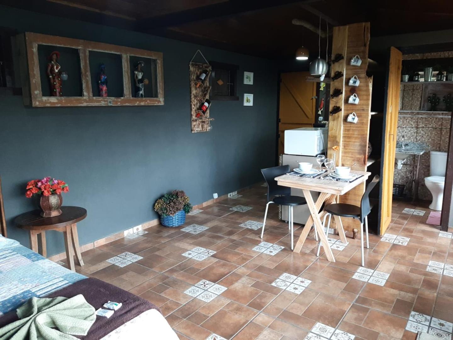 Chalé Pakere Montebello Lumiar - lareira, wi-fi, sauna, piscina - vista incrível - locação do chalé sem prestação de serviços