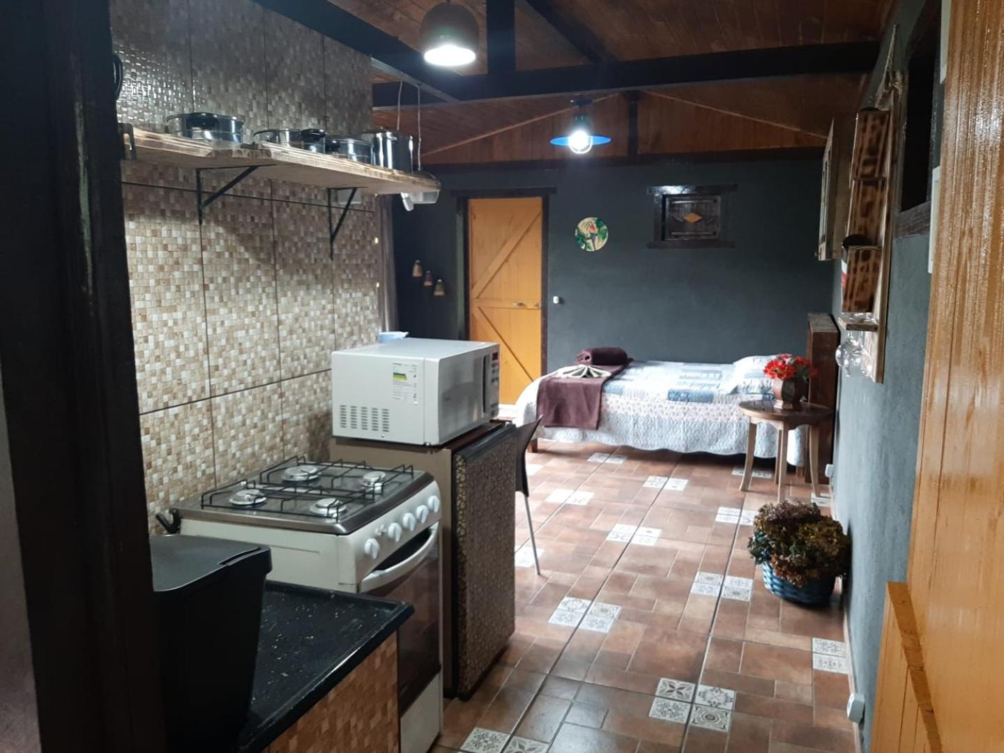 Chalé Pakere Montebello Lumiar - lareira, wi-fi, sauna, piscina - vista incrível - locação do chalé sem prestação de serviços