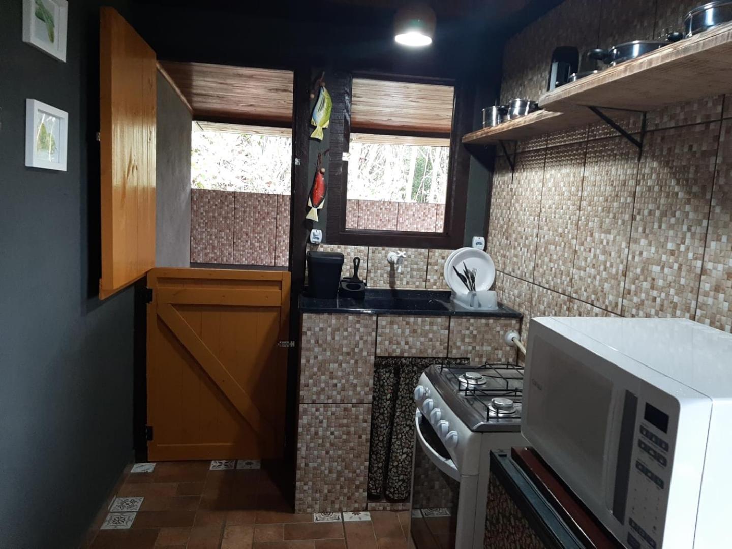 Chalé Pakere Montebello Lumiar - lareira, wi-fi, sauna, piscina - vista incrível - locação do chalé sem prestação de serviços
