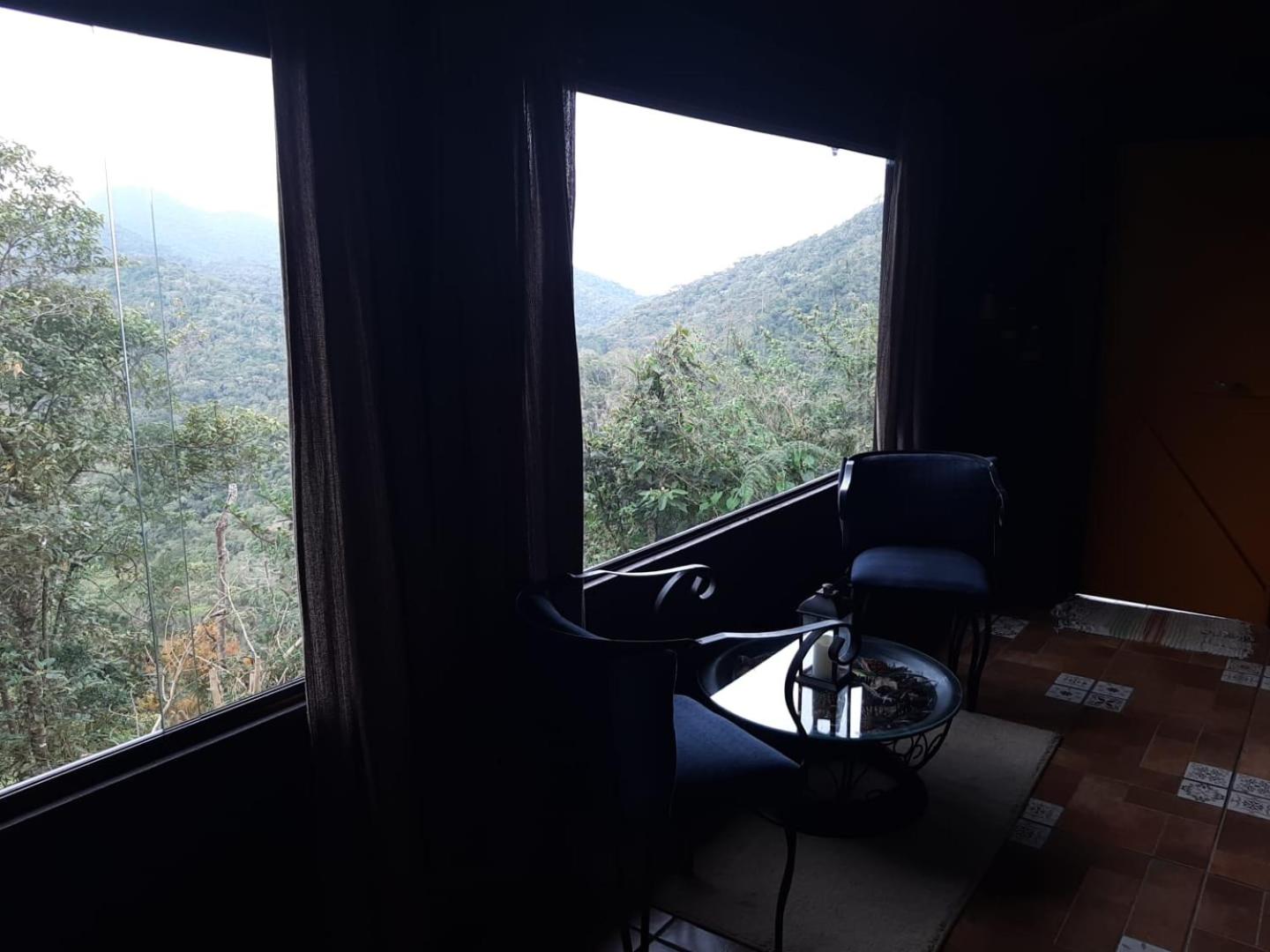 Chalé Pakere Montebello Lumiar - lareira, wi-fi, sauna, piscina - vista incrível - locação do chalé sem prestação de serviços