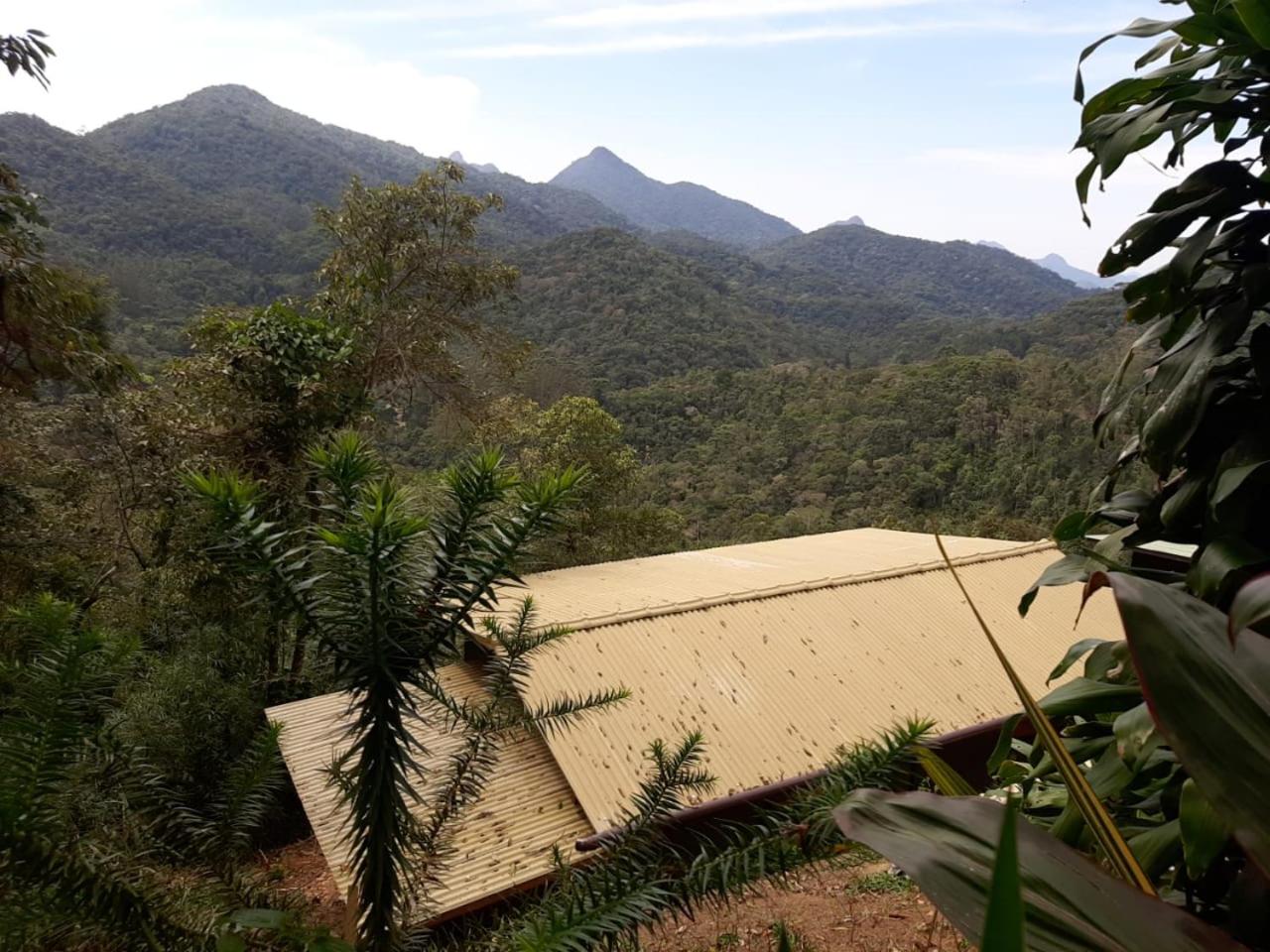 Chalé Pakere Montebello Lumiar - lareira, wi-fi, sauna, piscina - vista incrível - locação do chalé sem prestação de serviços