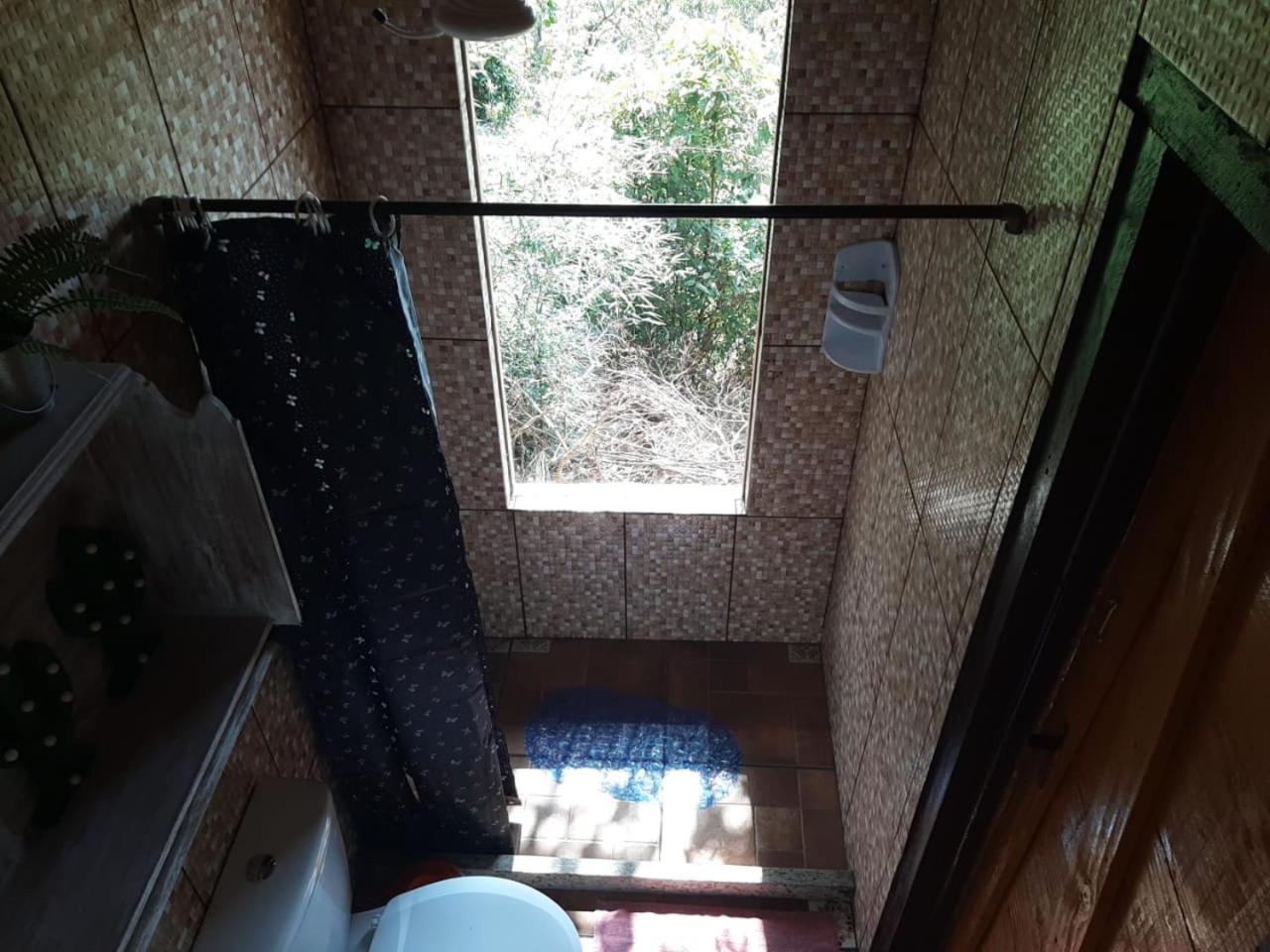 Chalé Pakere Montebello Lumiar - lareira, wi-fi, sauna, piscina - vista incrível - locação do chalé sem prestação de serviços