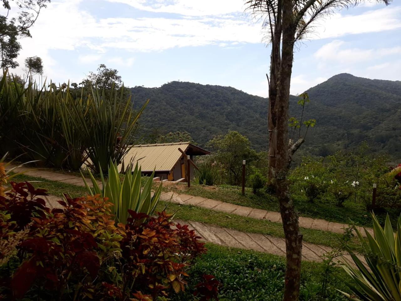 Chalé Pakere Montebello Lumiar - lareira, wi-fi, sauna, piscina - vista incrível - locação do chalé sem prestação de serviços