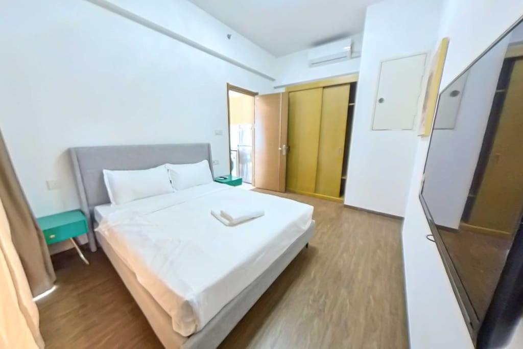 Spectacular Seaview at Carnelian Tower 4222 view 2