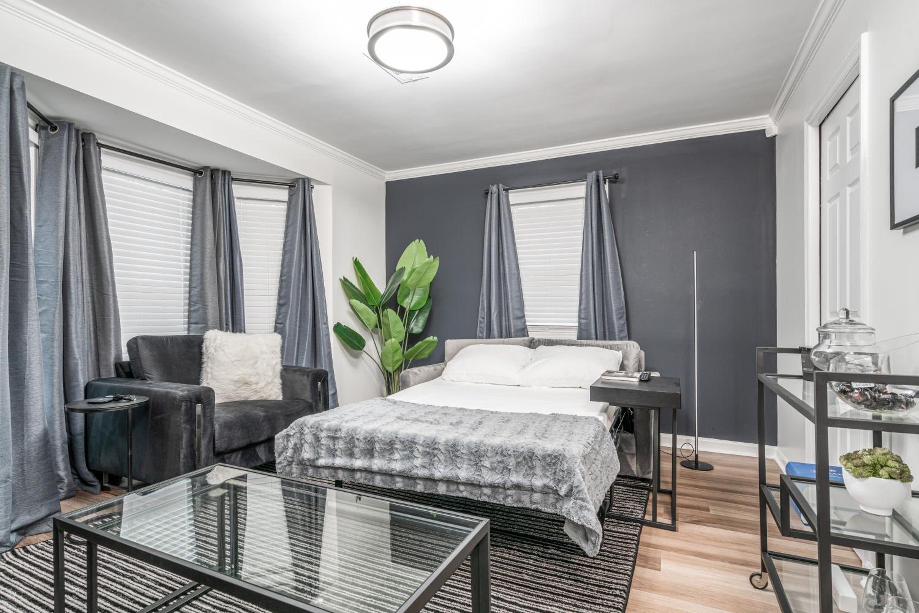 Luxe Home Near Braves Stadium - Property Image 3