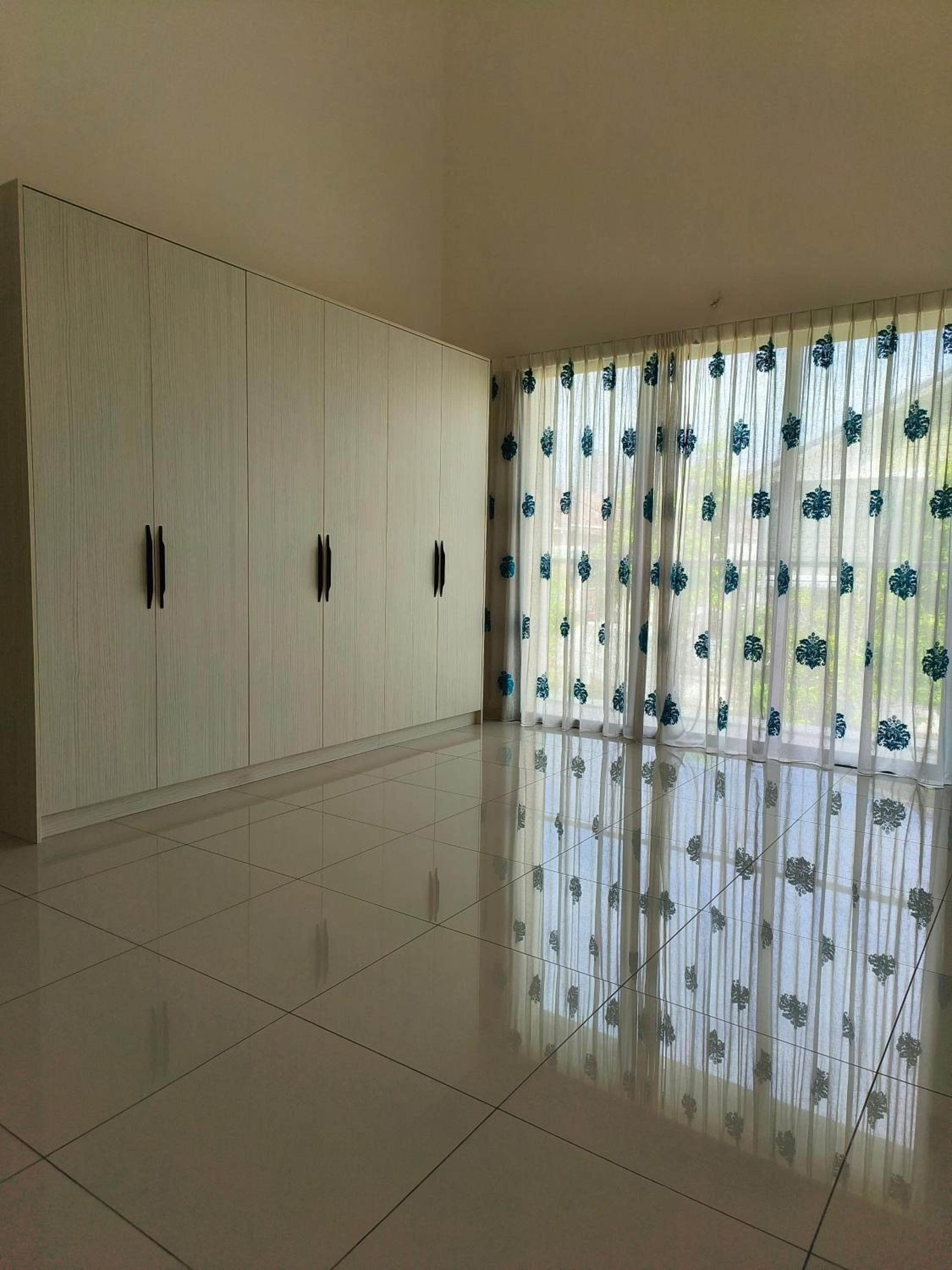 Nicely furnished Home in Kota Warisan photo 8