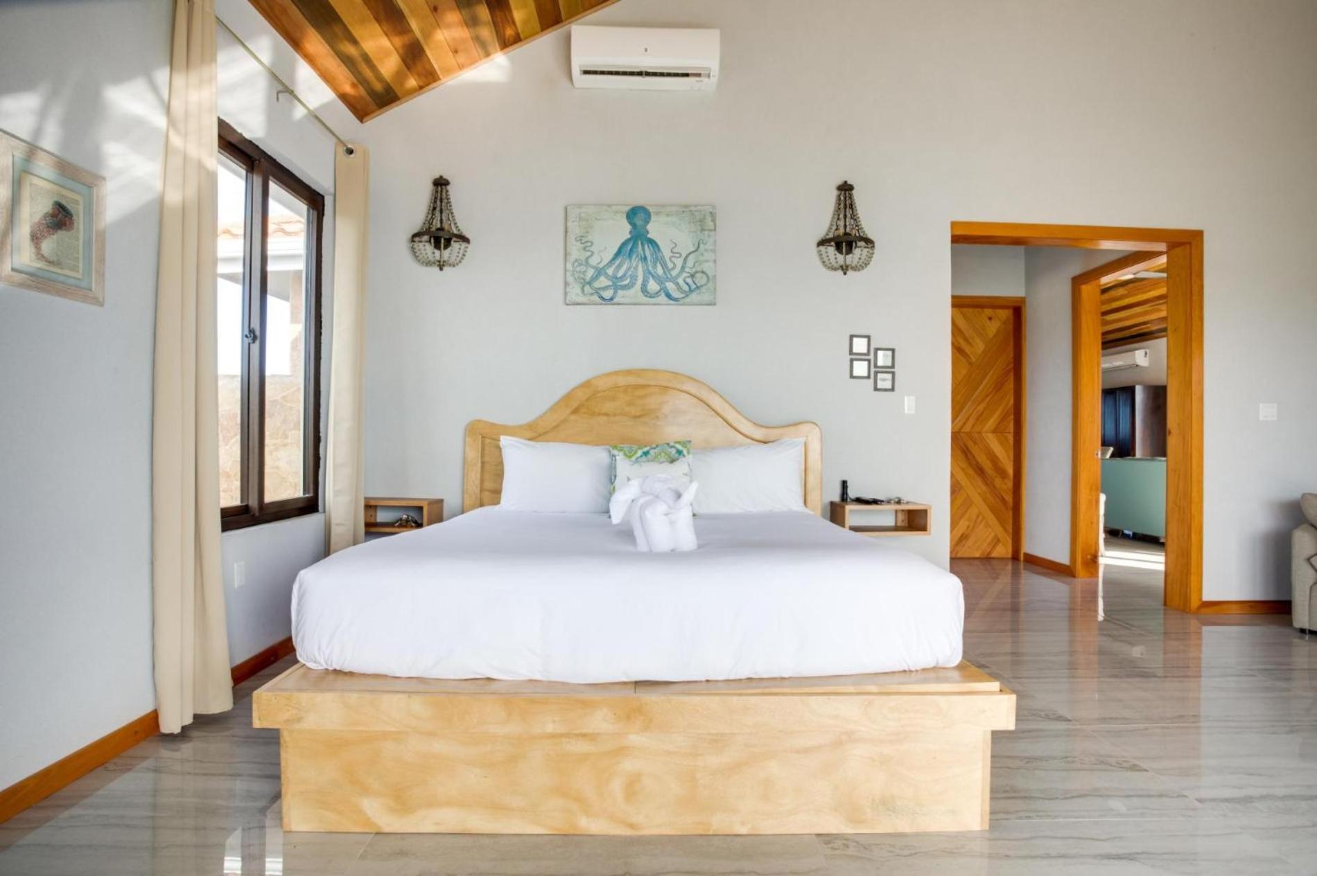 Island Time Gecko - Private Island Beachfront Villa 1 Min From Village