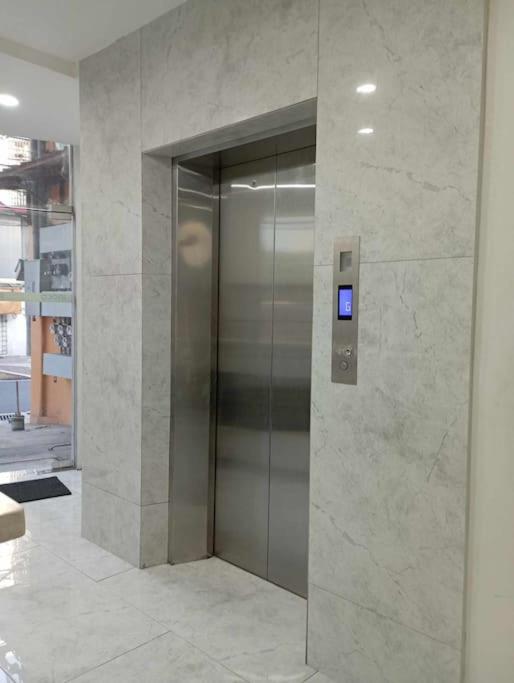 St. Marvin Studio Makati M304 view 5