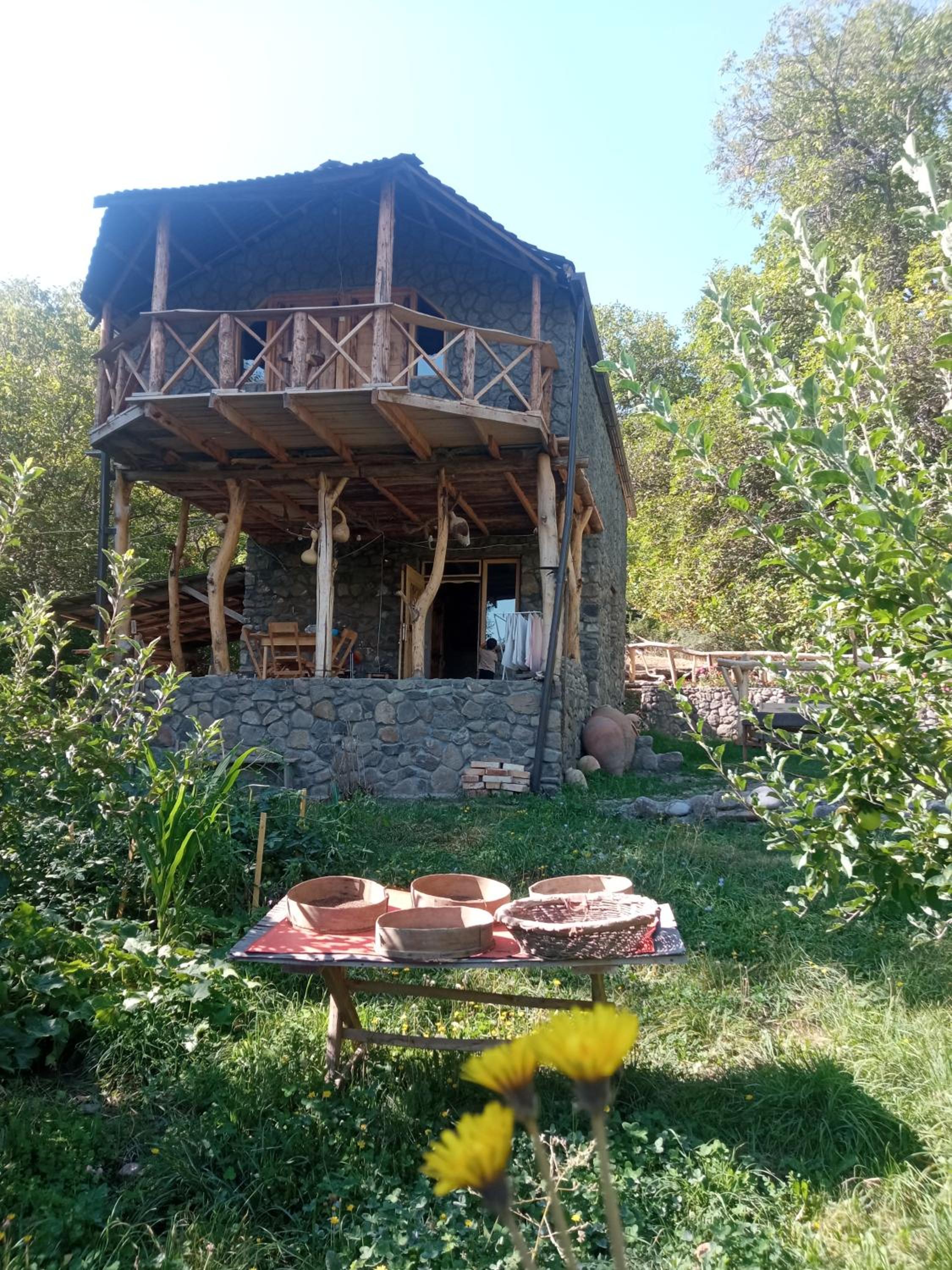 Hors's Home