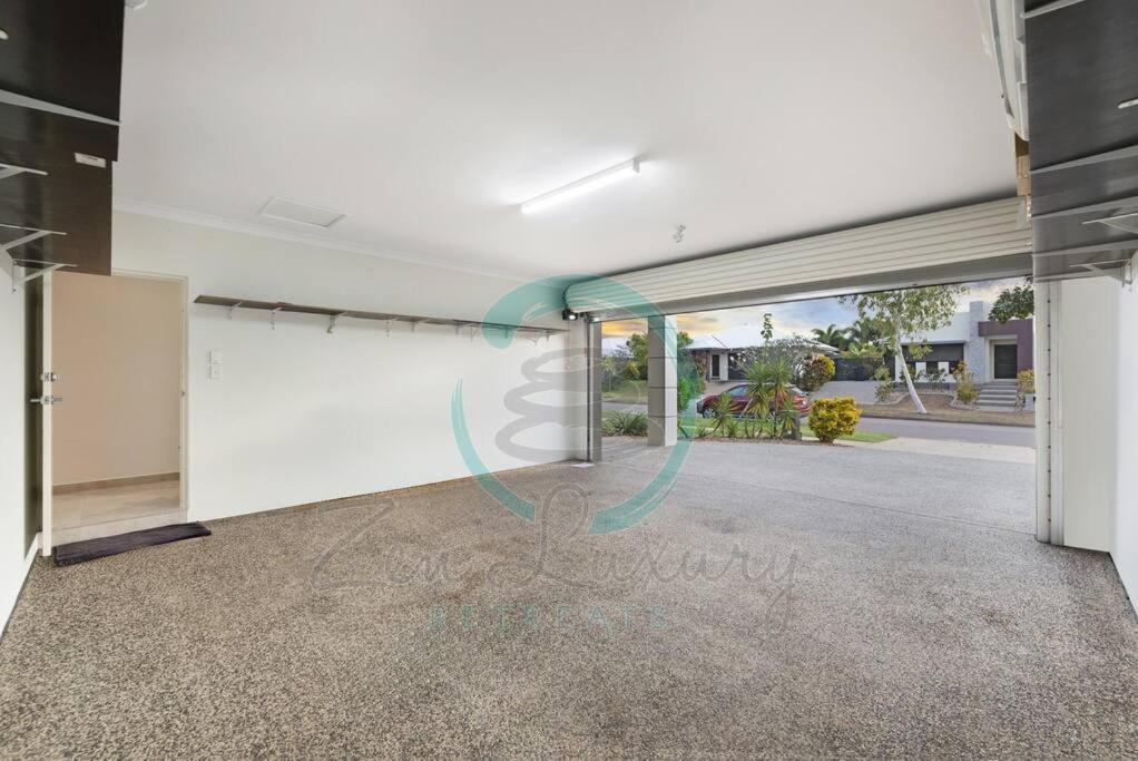 Zenhouse: 4BR Stylish Work/Family Home in Muirhead